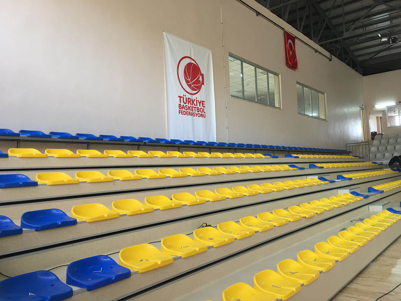 kiralik_teleskopik_tribun_portatif_estribun_tribunimalati_teleskopiktribunimalati_telskopiktribunyapimi_tribunyapimi_tiribun_kiraliktribun (a3) (1).JPG